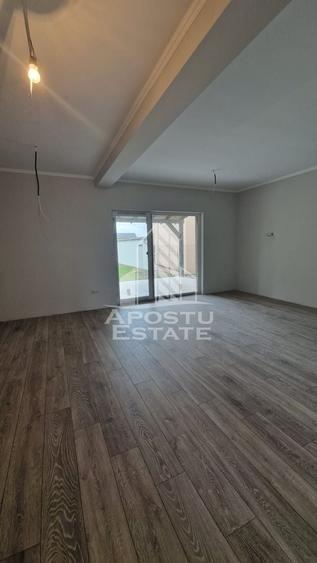 Duplex cu 4 camere cu Canalizare în Remetea Mare