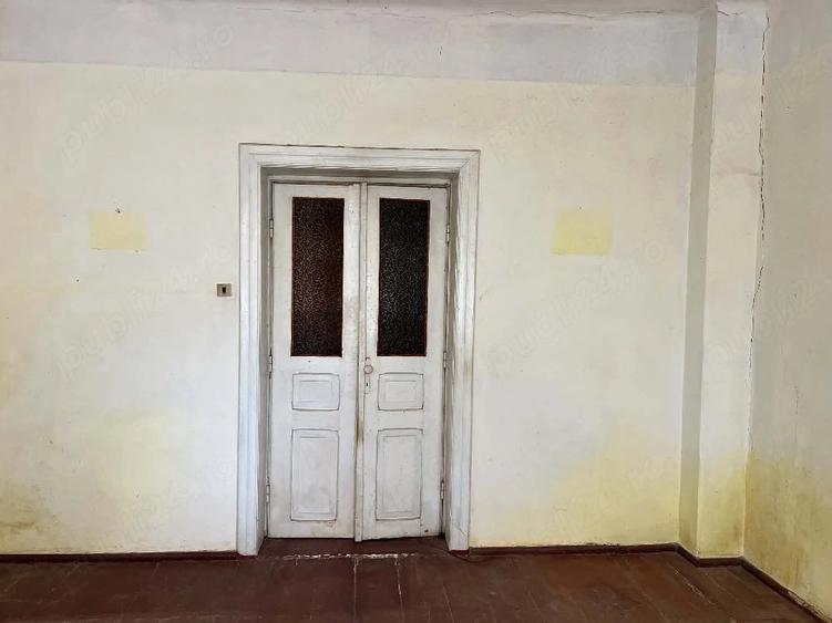 Casă cu 3 camere cu Teren 51 Mp în Exterior Vest