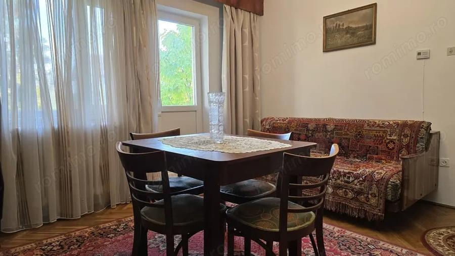 Apartament cu 3 camere semidecomandat în Zamfirescu