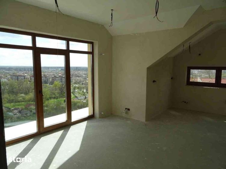 Casă cu 5 camere cu Teren 640 Mp în Central