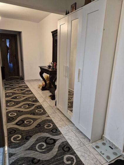 Apartament cu 3 camere decomandat în Malul Mureșului