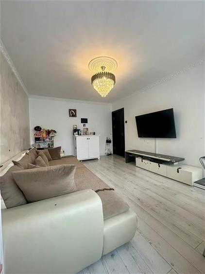 Apartamente 3 Camere Decomandat, Etaj 2, Zona KM 5 - 6