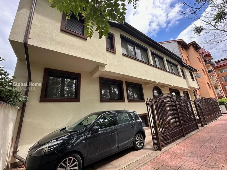 Casă cu 10 camere cu Teren 246 Mp în Eminescu