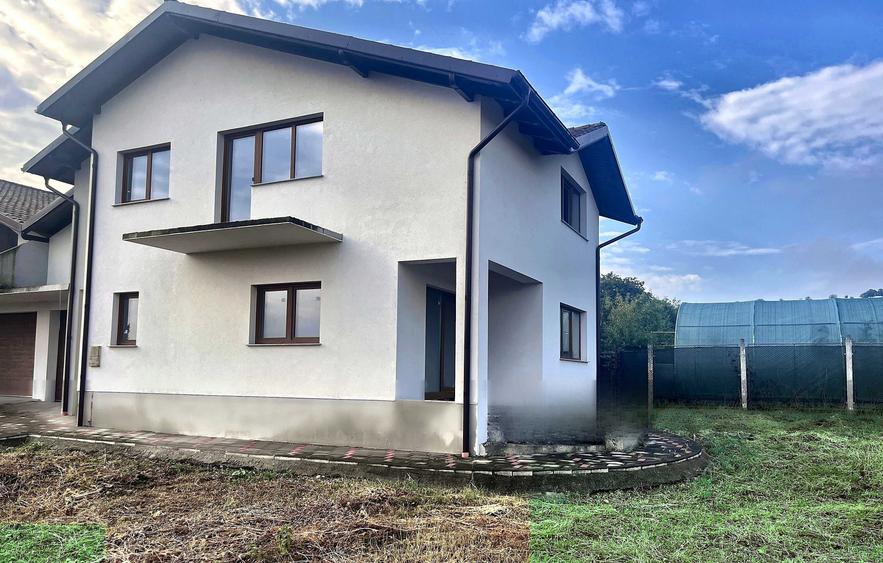 Casă cu 4 camere în Sântuhalm