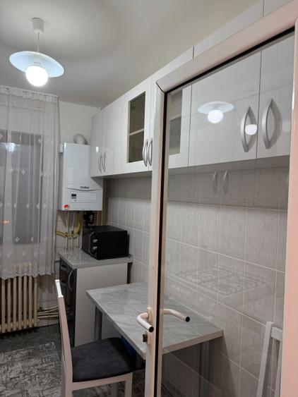 Apartament cu 2 camere nedecomandat în Primăverii
