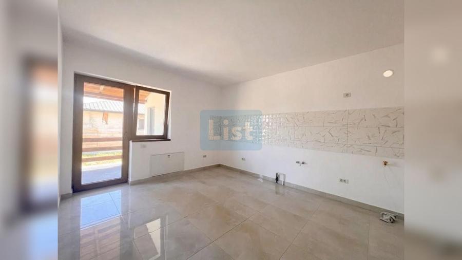 Casă cu 3 camere cu Teren 462 Mp în Ciurbești