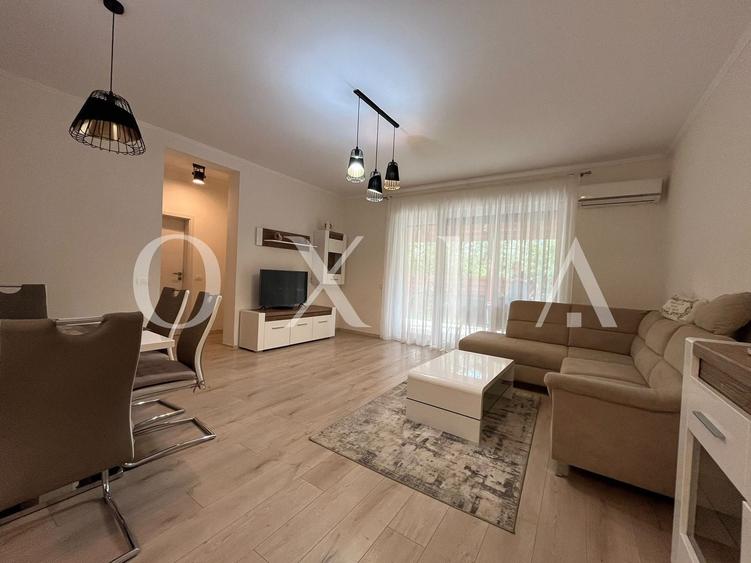 Apartament cu 3 camere semidecomandat, mobilat în Dumbrăvița