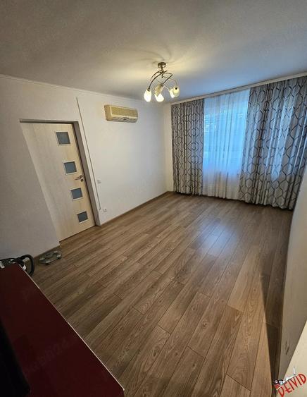 Apartament cu 3 camere decomandat, mobilat în Crângași