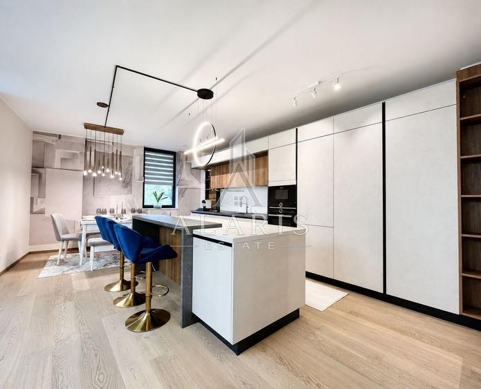 Apartament cu 4 camere semidecomandat, mobilat în Take Ionescu