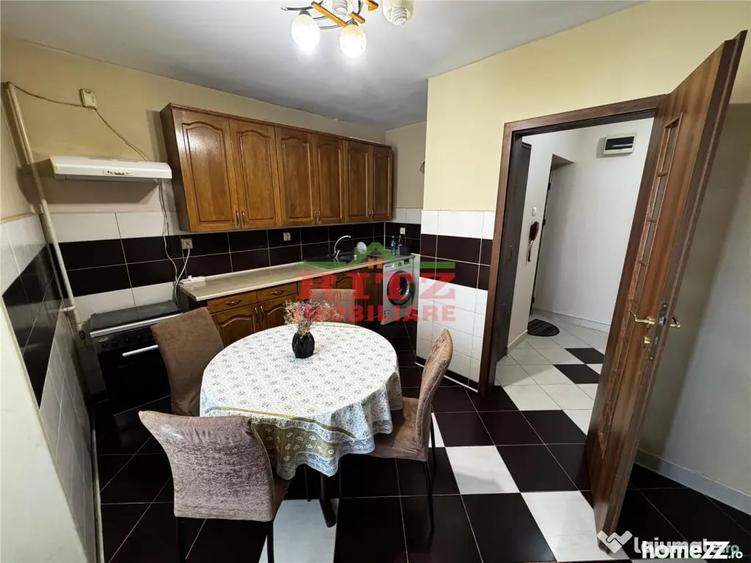 Apartament cu 3 camere semidecomandat în Ultracentral