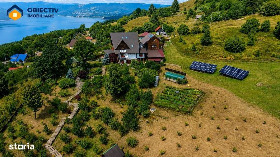 Domeniu de poveste cu panorama spre lac si Masivul Ceahlau - 10