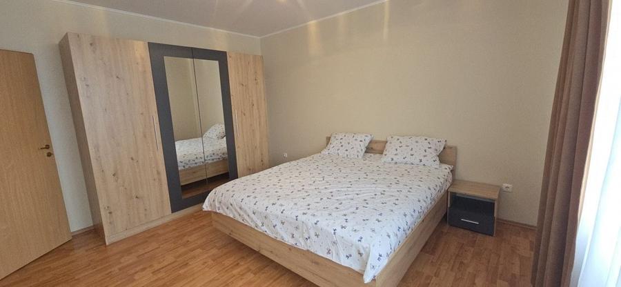 Apartament cu 3 camere decomandat, mobilat în Carpați 2