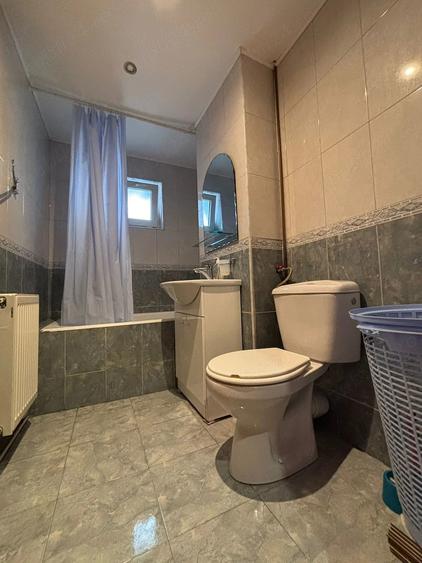 Apartament cu 4 camere decomandat în Micro 4