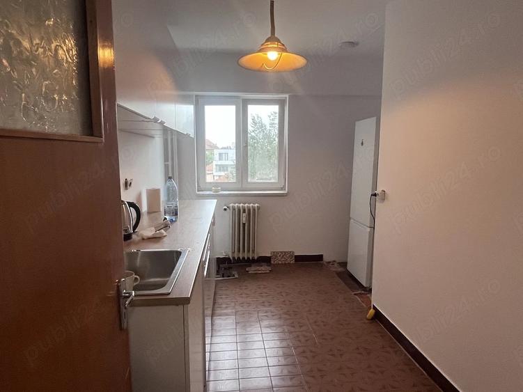 Apartament cu 3 camere decomandat în Dorobanți