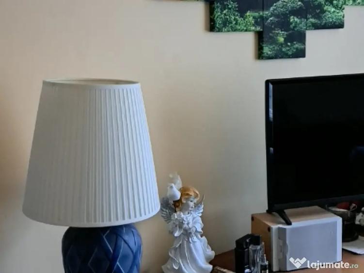 Apartament cu 3 camere semidecomandat în Est