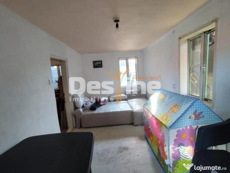 Casă cu 3 camere cu Teren 1410 Mp în Cocorăștii Mislii