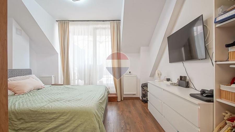 Apartament cu 3 camere decomandat, mobilat în Tractorul