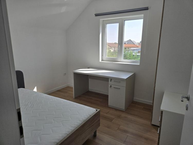Casă cu 3 camere în Moșnița Veche