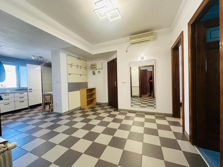 Apartament cu 3 camere decomandat, mobilat în Aviatorilor