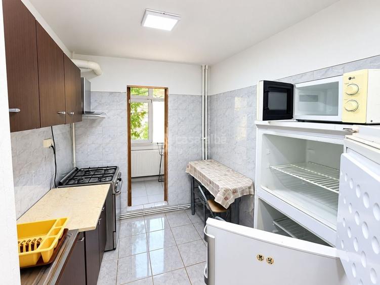 Apartament cu 2 camere decomandat, mobilat în Central