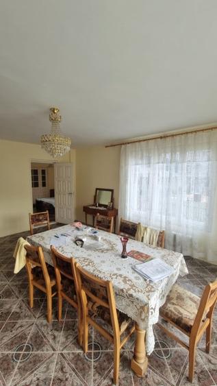 Casă individuală cu 6 camere cu Canalizare în Chiojdu