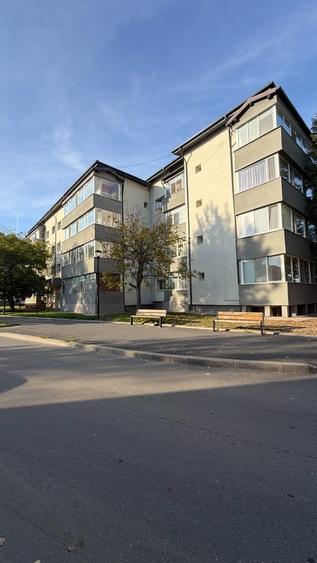 Apartament cu 3 camere semidecomandat în Măgurele