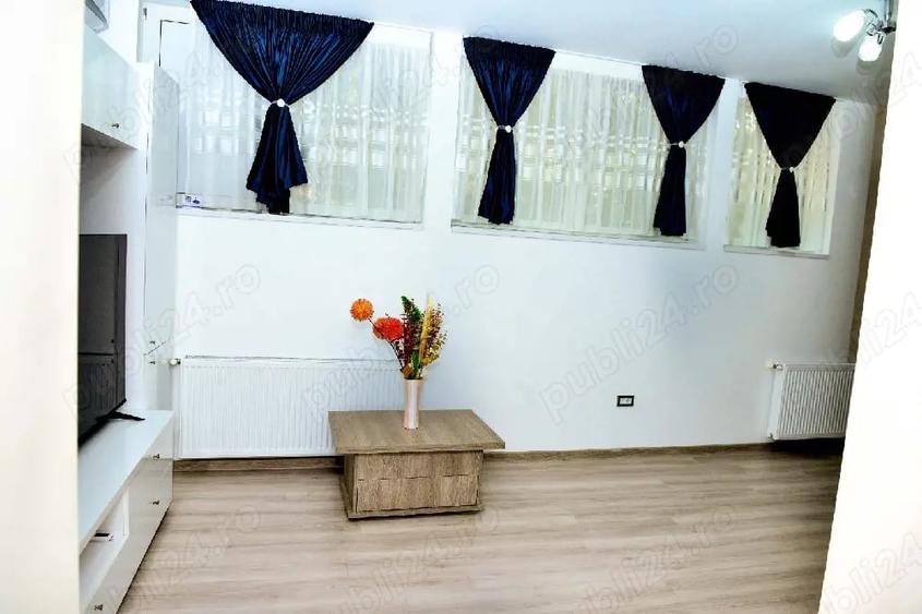 Apartament cu 2 camere semidecomandat în Victoriei