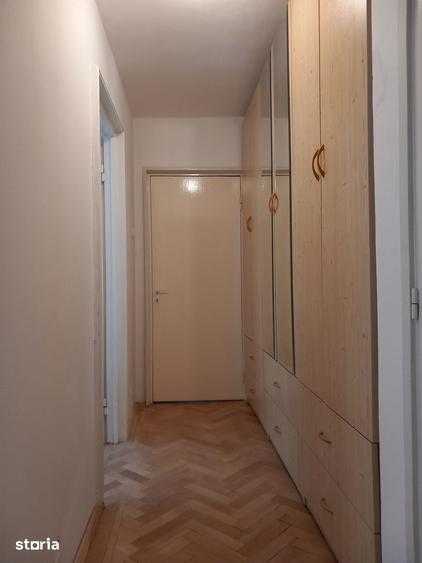 Apartament cu 3 camere semidecomandat în Dristor