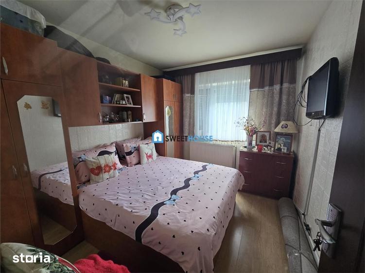 Apartament cu 4 camere decomandat în Central