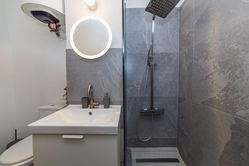 Apartament cu 2 camere semidecomandat, mobilat în Iancului
