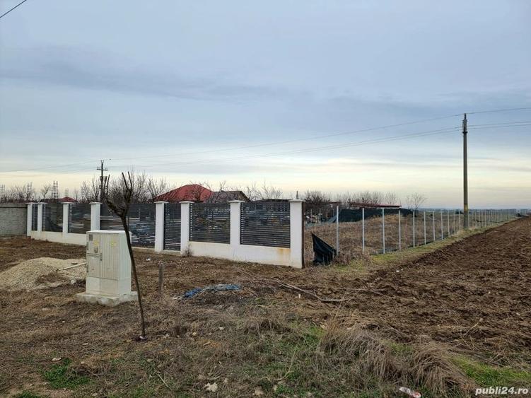 Teren de 2500 mp, în Poșta