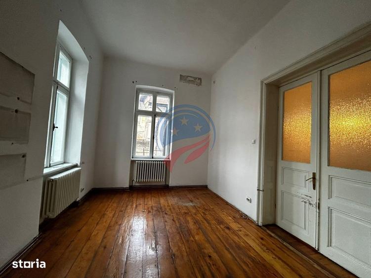 Casă cu 4 camere în Ultracentral