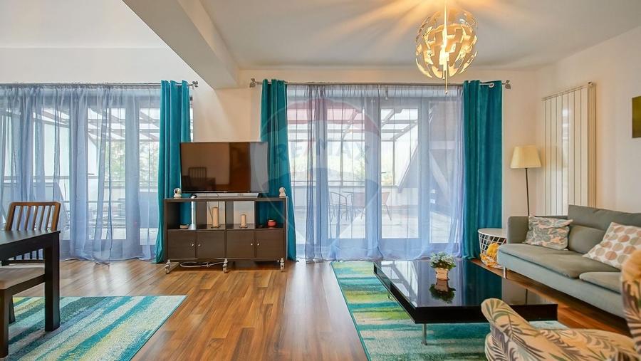 Apartament cu 5 camere decomandat, mobilat în Zamora