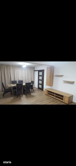 Casă cu 5 camere cu Teren 300 Mp în Roșu