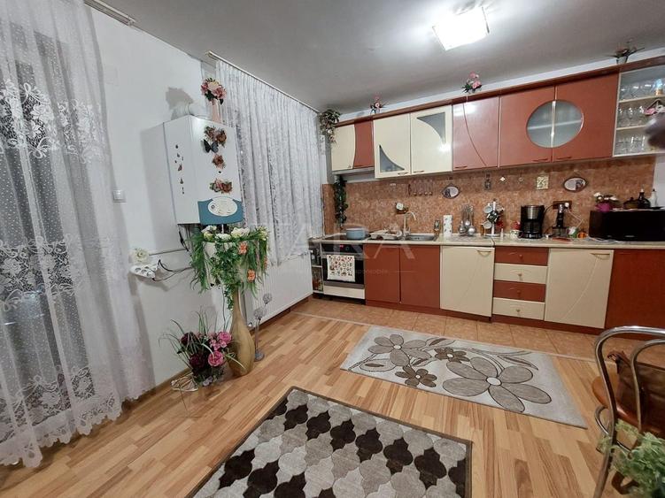 Apartament cu 3 camere de vânzare în zona Luxor - 1