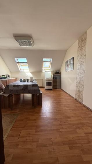 Apartament cu 7 camere decomandat, mobilat în Tudor