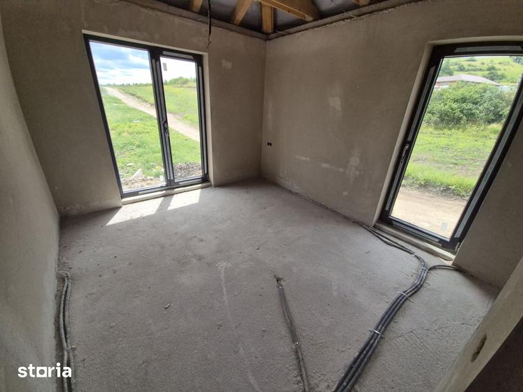 Casă cu 4 camere cu Teren 492 Mp în Chinteni