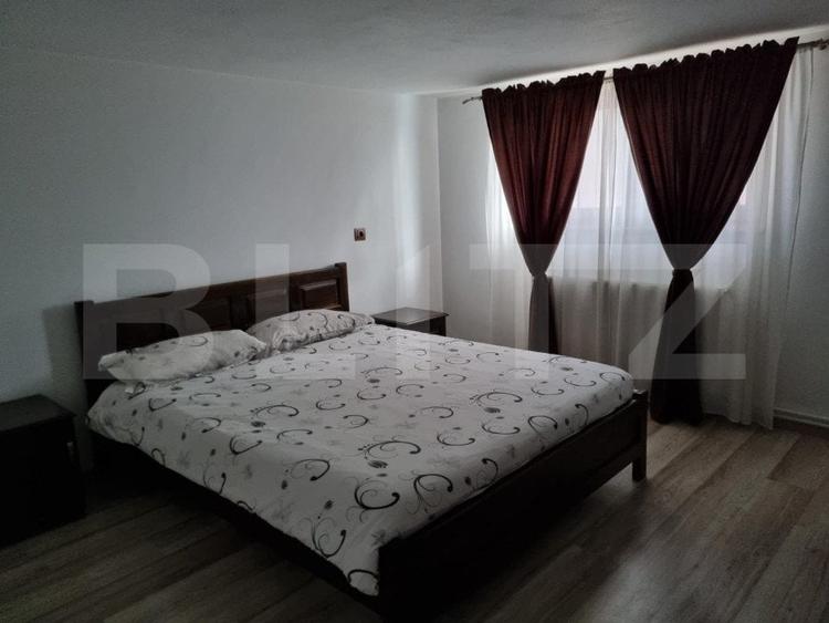 Casă individuală cu 5 camere cu Garaj în Sud