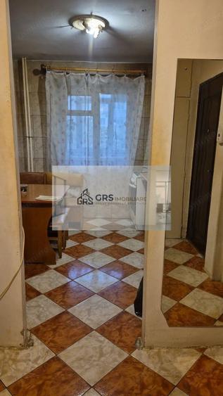 Apartament cu 3 camere decomandat în Fizicienilor