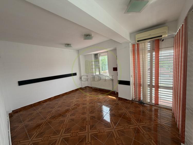 Spațiu comercial, de 307.85000610352 mp, în 1 Mai