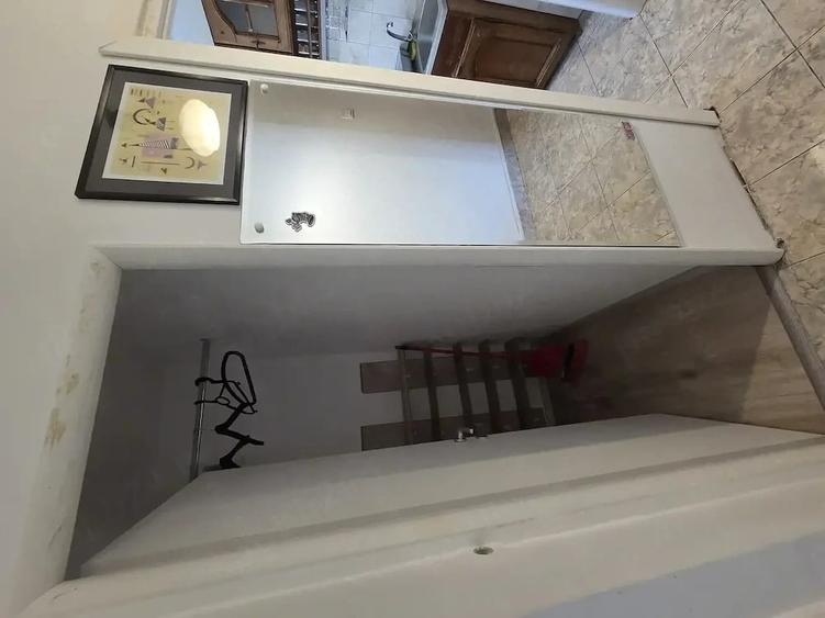 Apartament cu 2 camere semidecomandat în Girocului