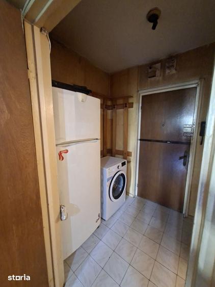 Apartament cu 4 camere decomandat în Drumul Taberei