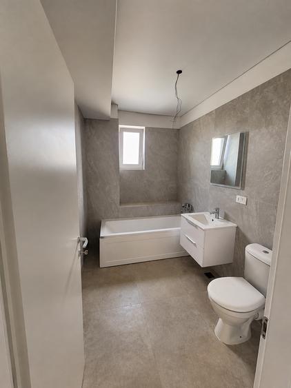 Apartament cu 2 camere semidecomandat în Vișani
