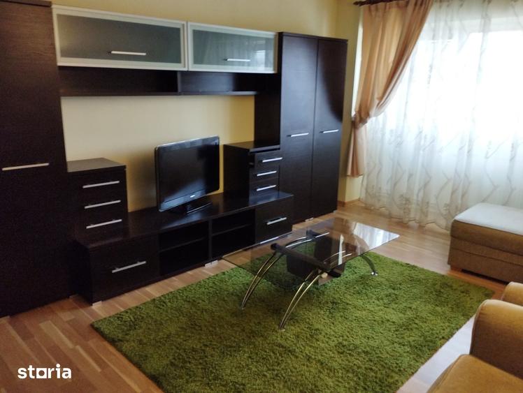 Garsonieră decomandată în Decebal