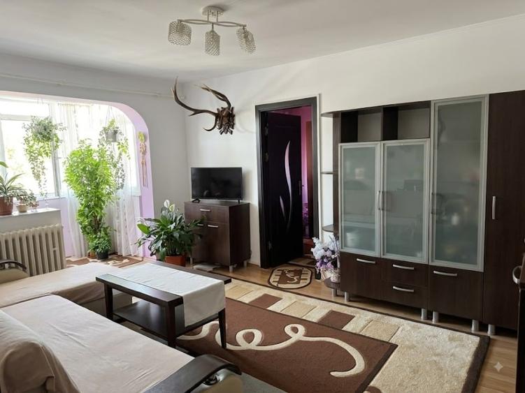 Apartament cu 2 camere semidecomandat, mobilat în Km 4-5