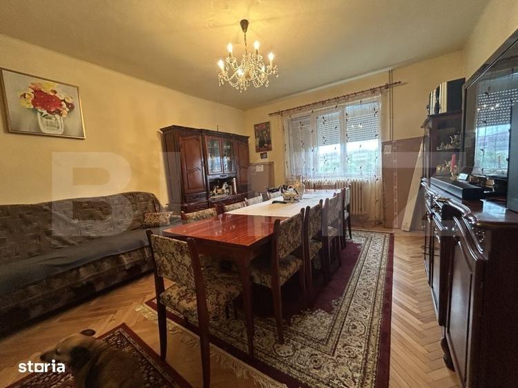 Casă cu 4 camere decomandat în Central