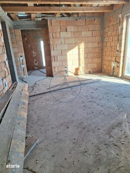 Casă cu 6 camere cu Teren 400 Mp în Central