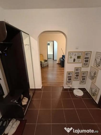 Apartament cu 2 camere semidecomandat în 1 Mai