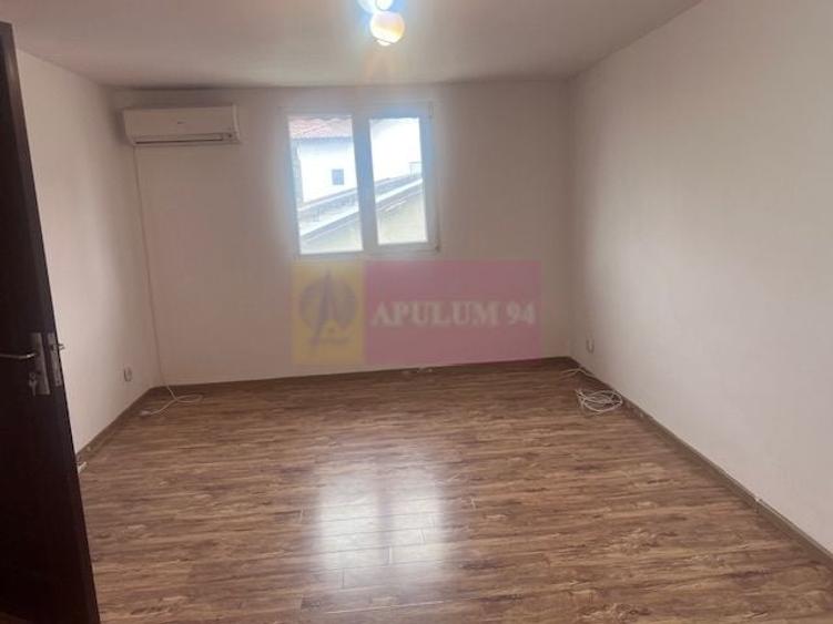 Casă individuală cu 3 camere cu Canalizare în Giurgiului