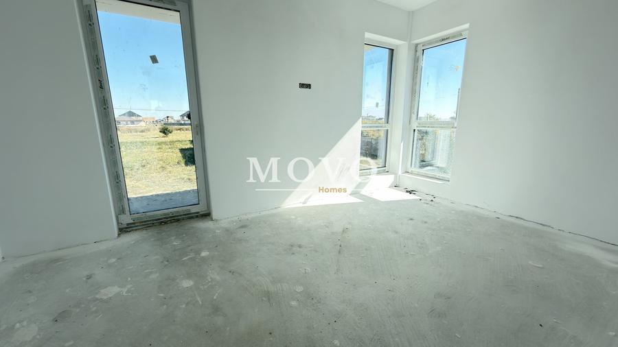 Duplex cu 4 camere cu Canalizare în Moșnița Nouă